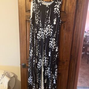 Chic Black and White Leaf Print Jumpsuit